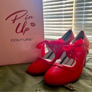 Pin Up Couture Wiggle-32 Pumps